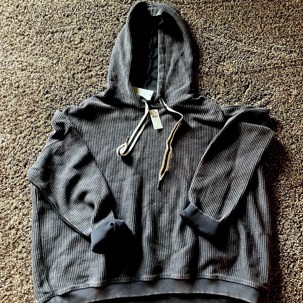 Aerie Cropped Hooded sweatshirt women’s small NWT